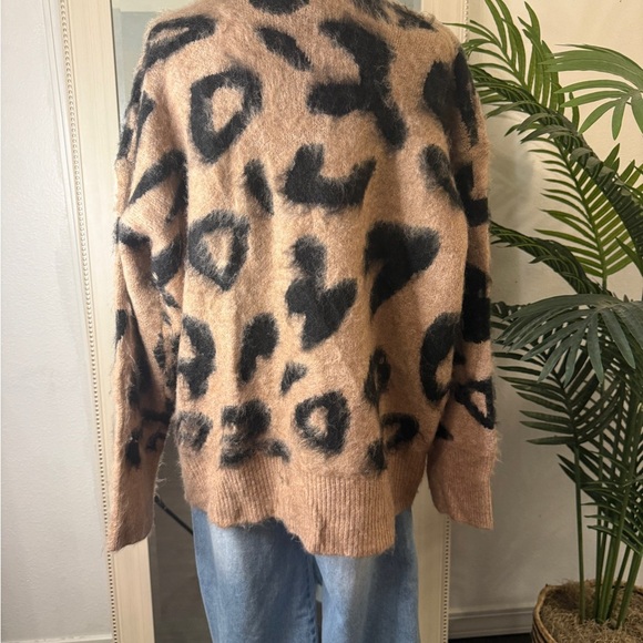 BiBi Textured Knit Sweater in Tan and Black - Picture 2 of 4